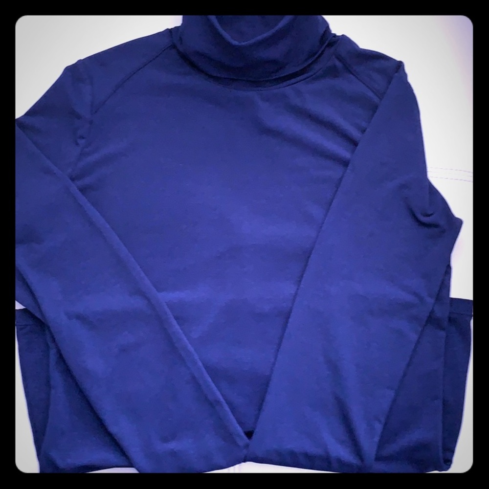 Soft turtleneck - like new